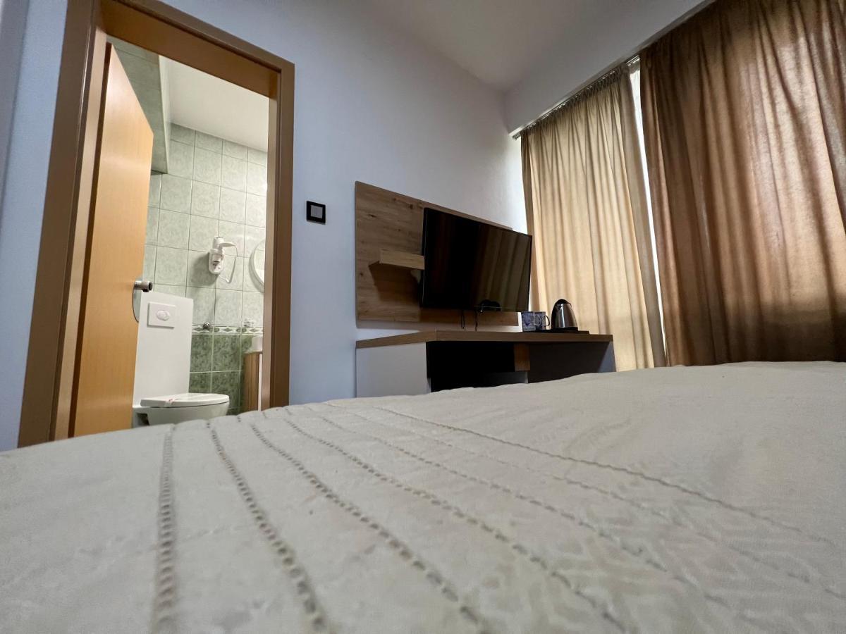 Brkic Airport - Free Parking Hotel 2*
